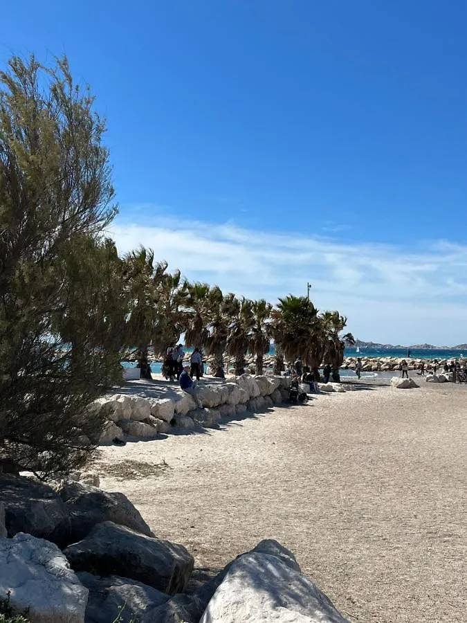 Entre Plages Et Jardins Marseille France